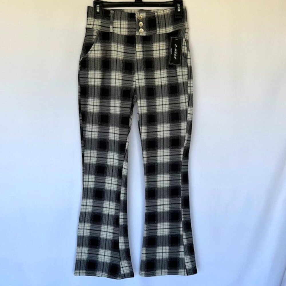 NWT Women's Black & White plaid pants Size: Med - Stretch with a Flare Hem